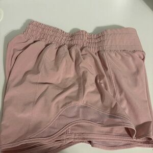 Lululemon Hotty Hot Low-Rise Lined Short 2.5"